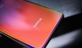 一加13官方最新爆料,性能怪兽来袭，全新设计引领潮流！”